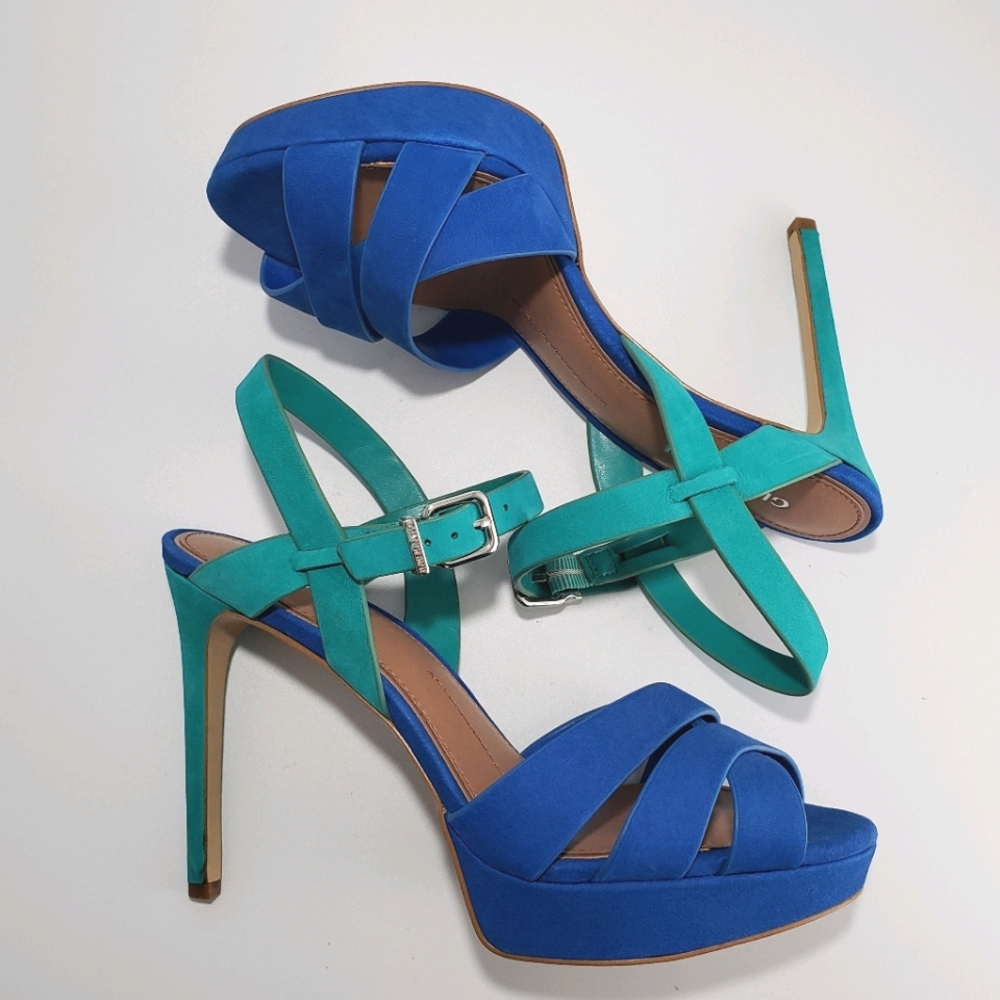 Gianni Bini Blue & Turquoise Open Toe Suede Heels. Worn twice. Excellent.